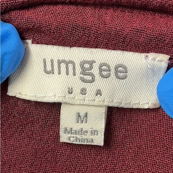 Umgee Deep Red V-Neck Blouse Size Medium - Picture 3 of 4